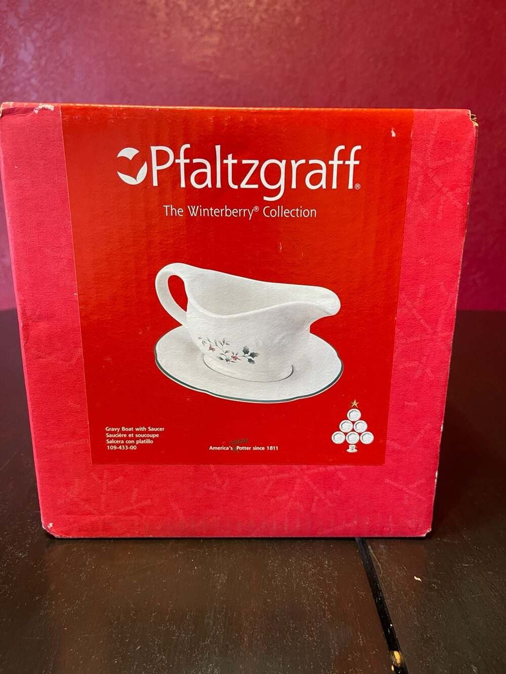 Pfaltzgraff Winterberry Collection Gravy Boat with Saucer